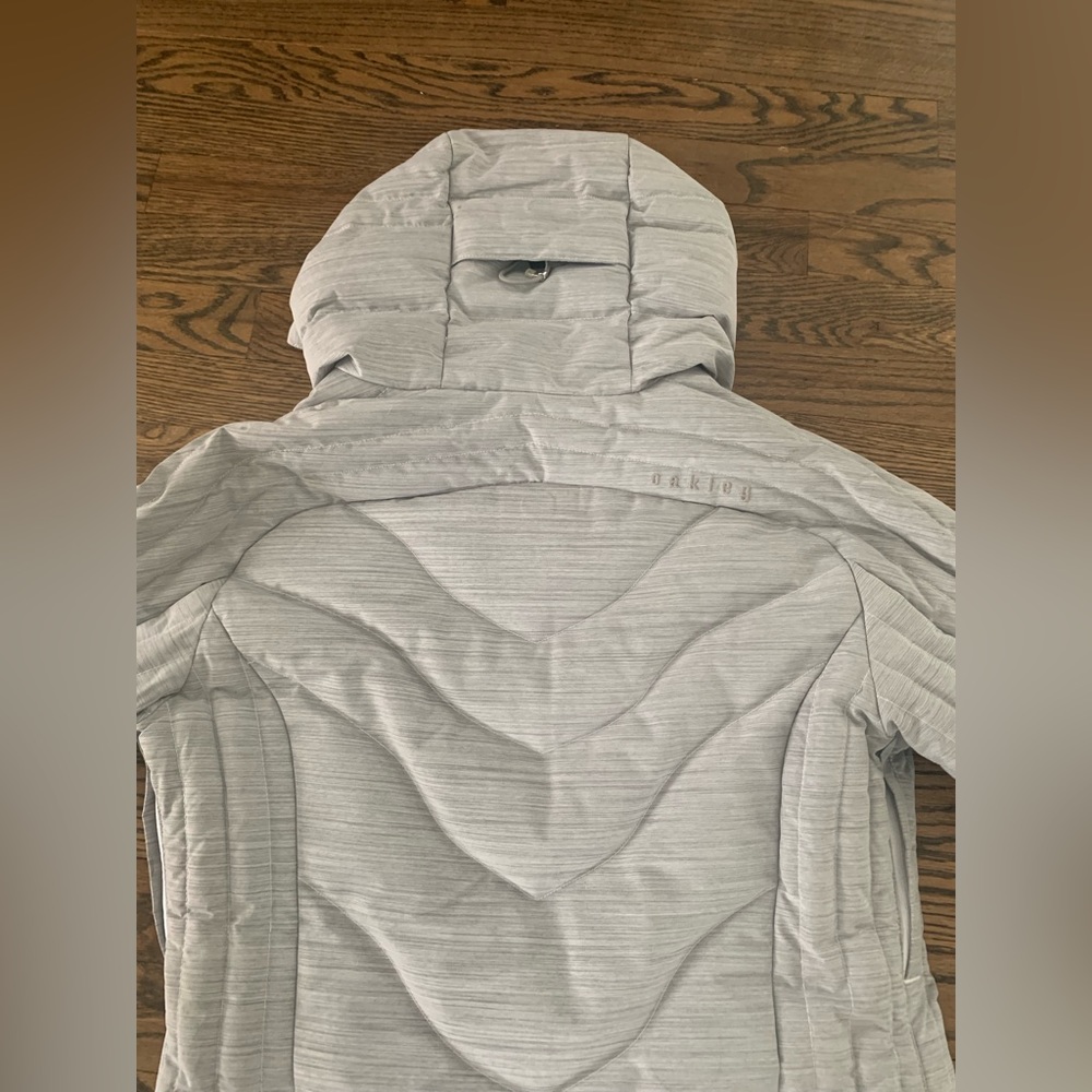New Vintage Oakley Ski Jacket! Only worn maybe 3 times. - Picture 11 of 14